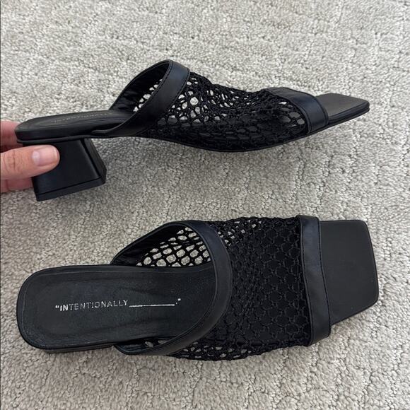 Intentionally Blank Jan Block Heel Mesh Sandals Black Size 38 Like New - Picture 3 of 9